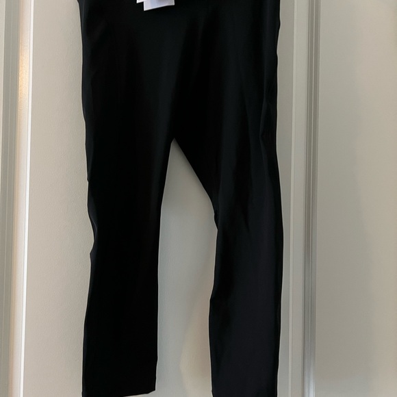Nike Fast Women’s Crop leggings Black Size Medium New with Tags. - Picture 2 of 3